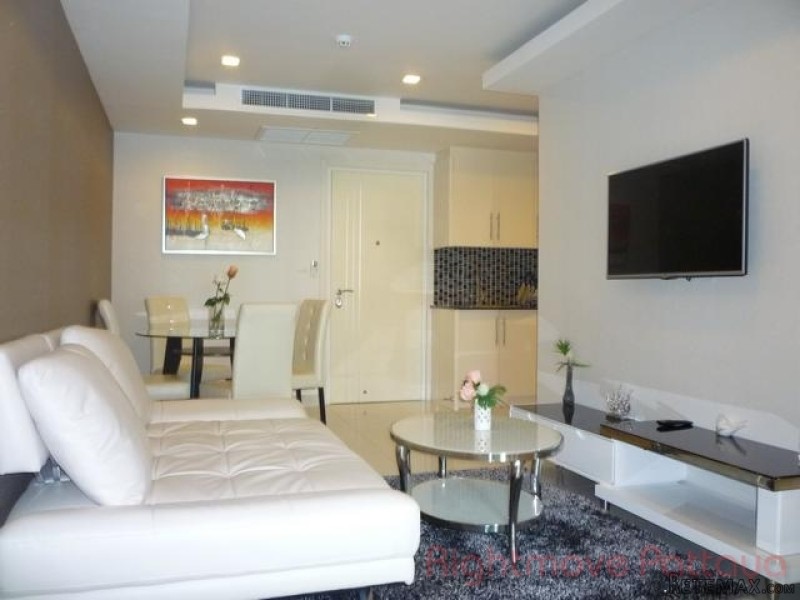 1 Bedroom Condo for sale in Pratumnak -.. - 2