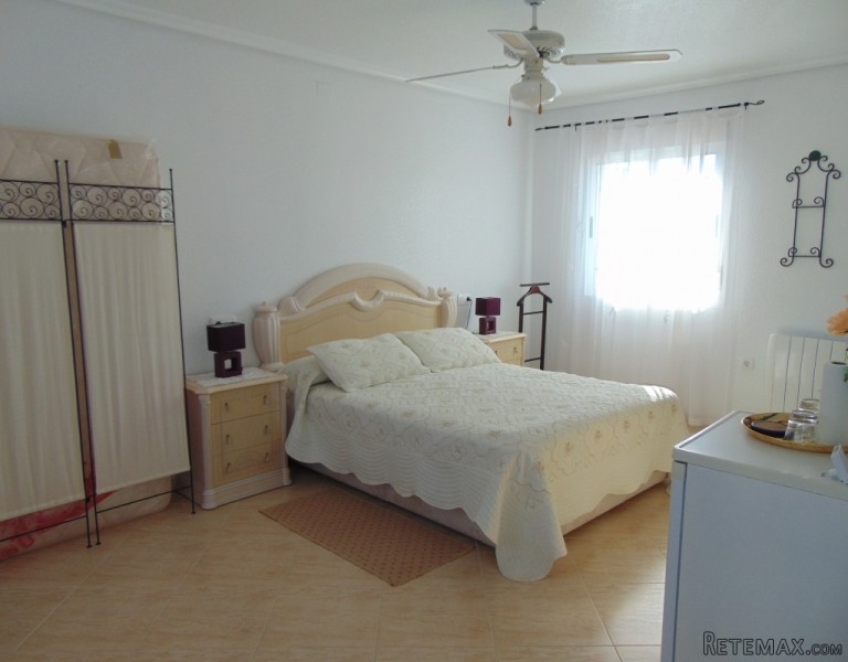 3 Bedrooms Town House For Sale