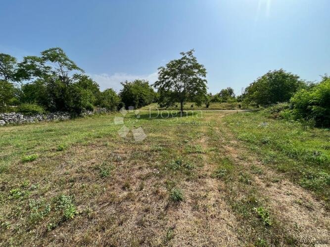 GRAĐEVINSKO ZEMLJIŠTE 3364 m² - 2