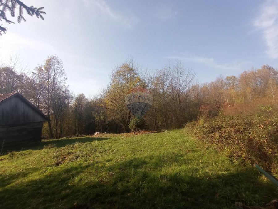 Slunj,Primišlje,seosko imanje 60016 m2 zemljišta - 2