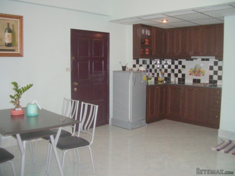 Large 1 bedroom, 2 living-room condo at.. - 2
