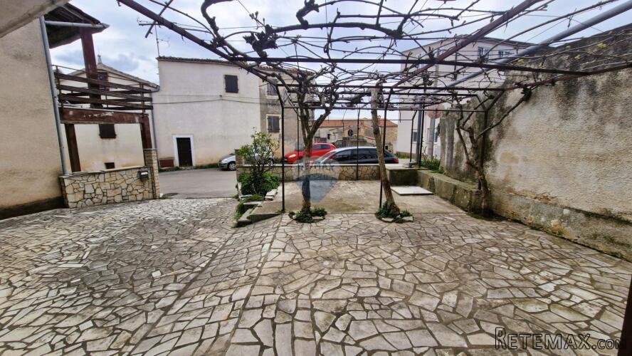 Istra, Marčana-PRILIKA- EKSKLUZIVNA PRODAJA Kuća u centru Ma - 2