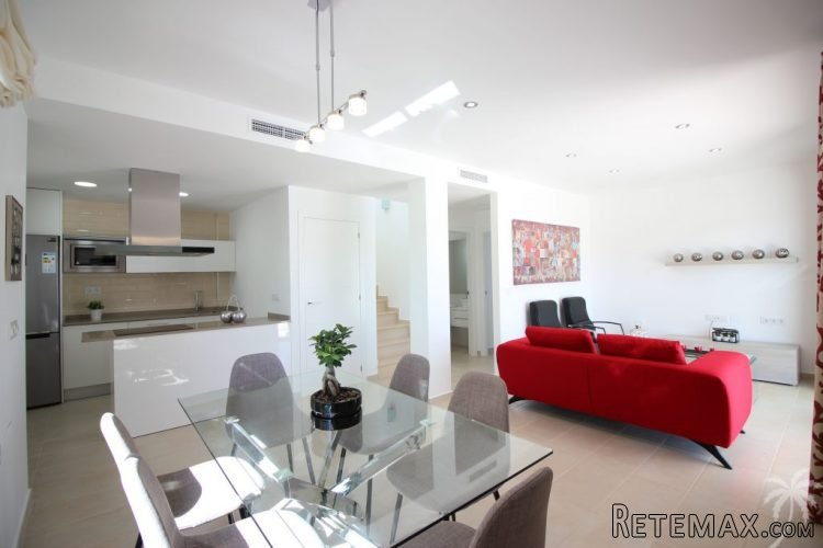 These modern villas are being built in Quesada with.. - 2