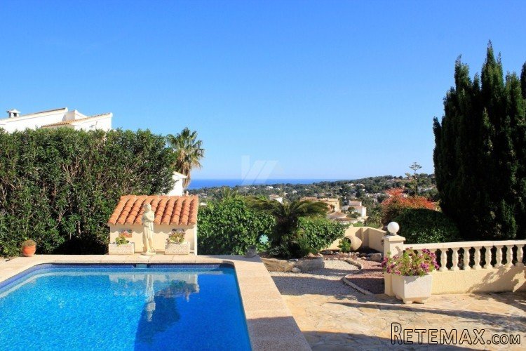 This lovely single storey villa with sea and open views is.. - 3