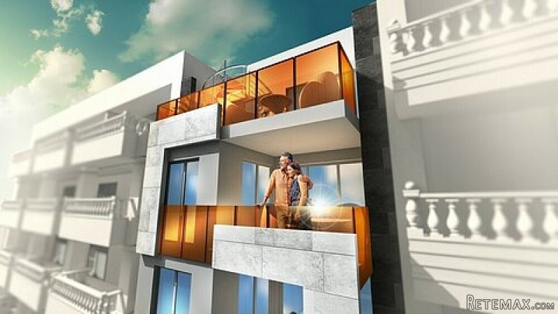 3 BED DUPLEX APT - 50 METRES FROM LA..