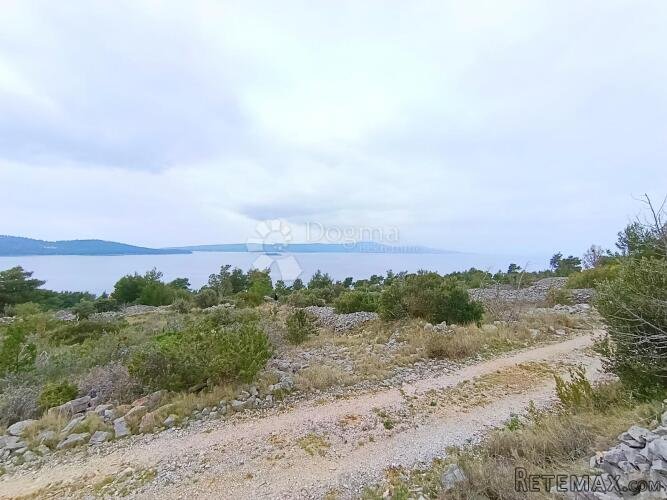 POLJOPRIVREDNO ZEMLJIŠTE ZUBATNJI RATANAC, MILNA