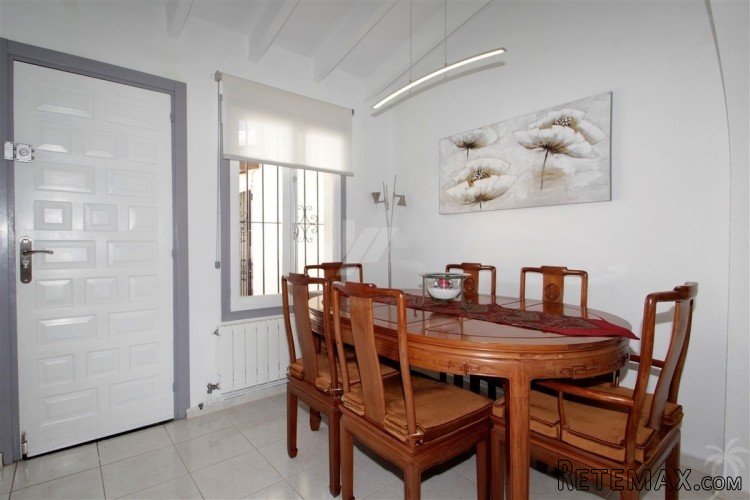 This lovely single storey villa with sea and open views is.. - 8
