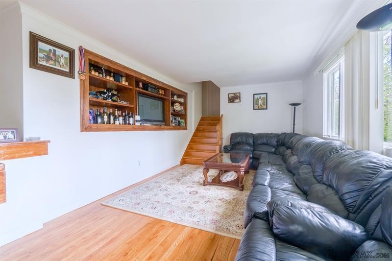 3 bedroom House For Sale: 398 E Main.. - 2