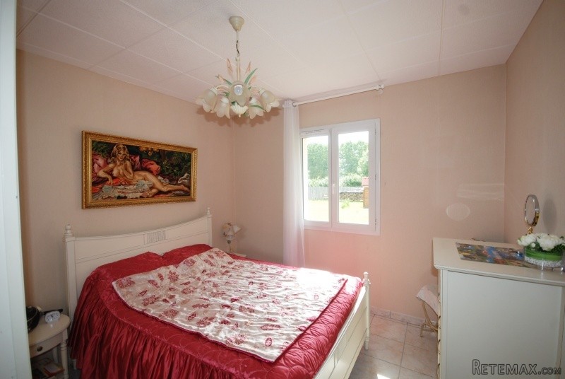 Modern bungalow just ten minutes walk.. - 2