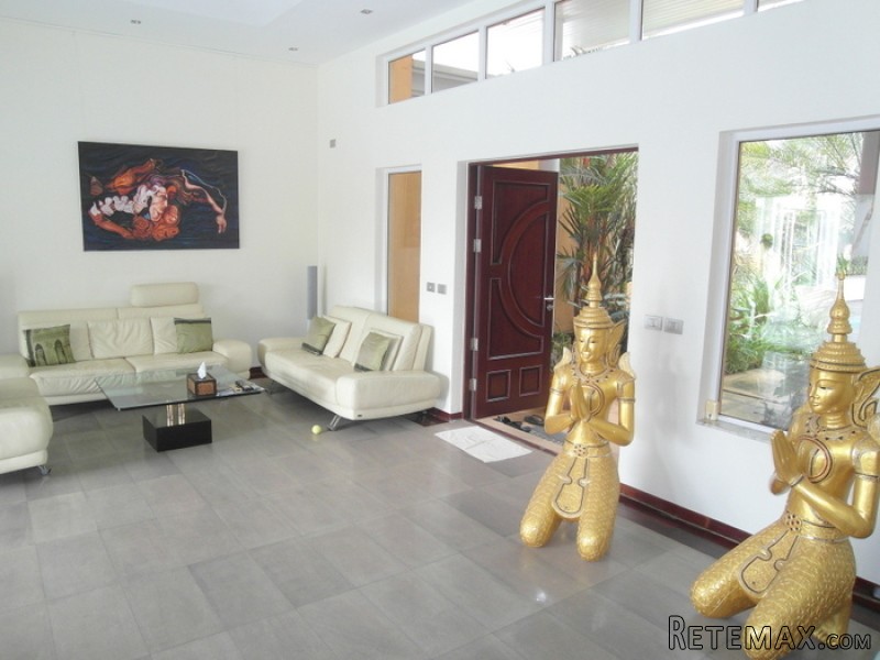 Siam Royal View - classy 4 bedroom pool..
