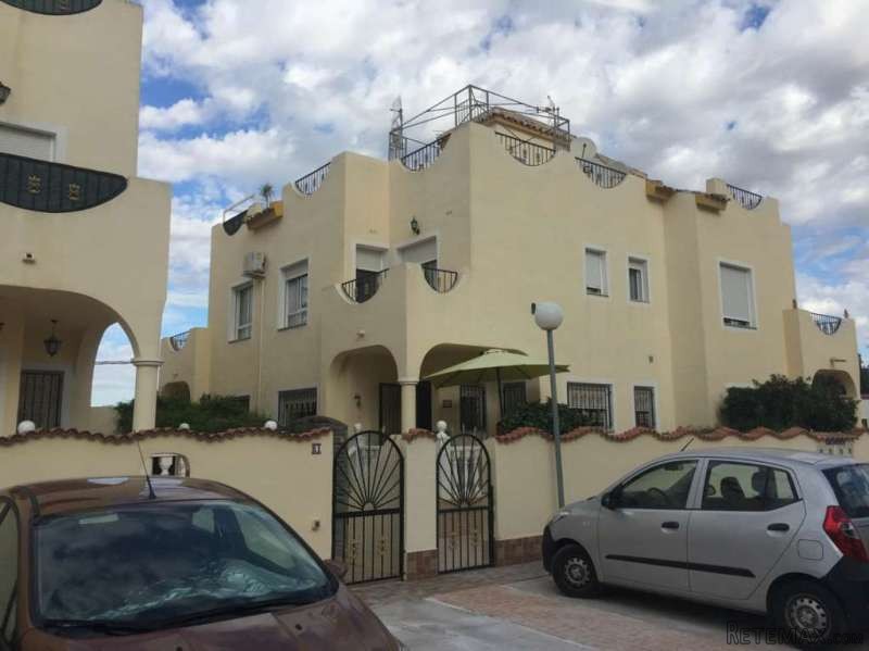 Immaculate 3 Bed Townhouse In Urb...