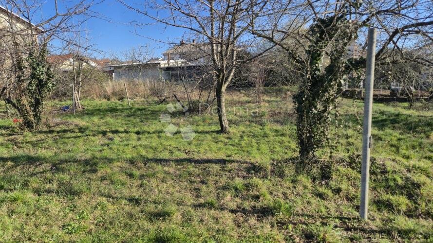 Marinići centar - odlično građevinsko zemljište za obitljsku