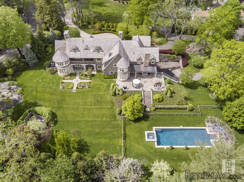 6 bedroom House For Sale: 19 OLD FARM..