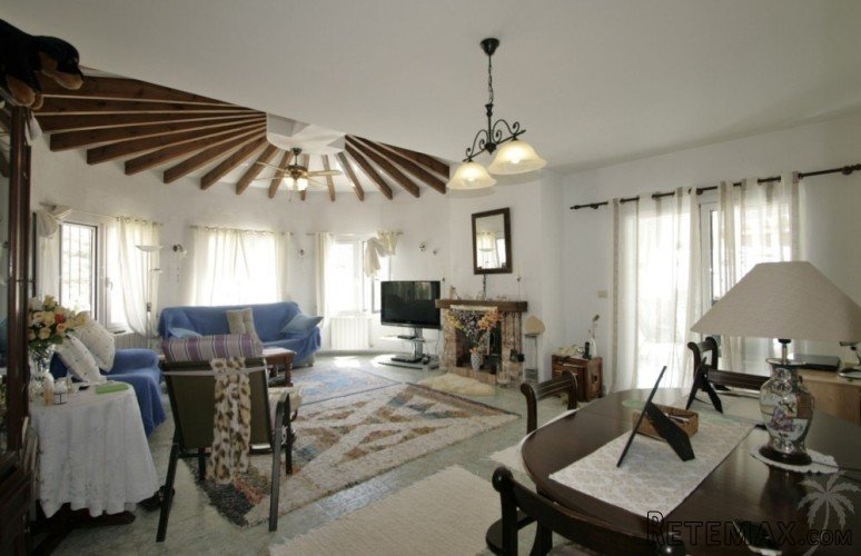 Villa for sale in the Valley of Portet with sea views down.. - 3
