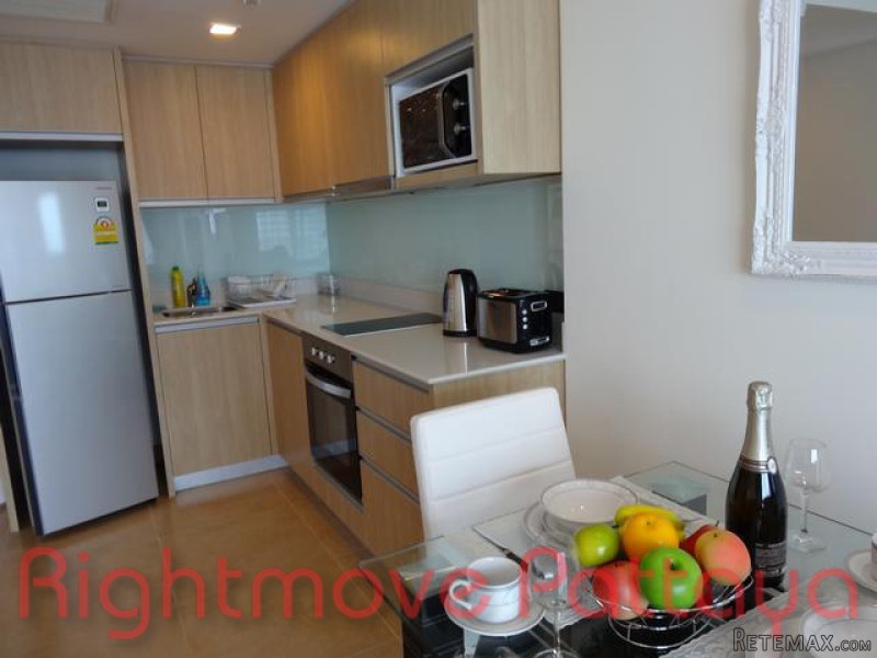 1 Bedroom Condo for sale in Pratumnak -.. - 2
