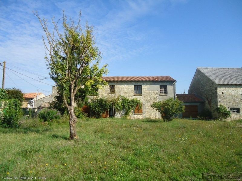 4 Bedroom Stone House With Outbuildings..