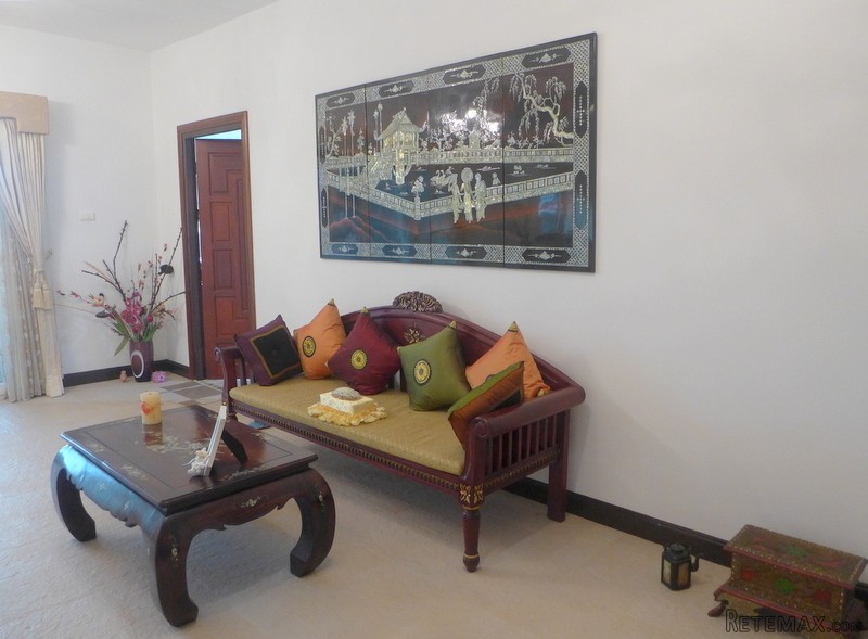 4 bedroom lake view pool Villa..