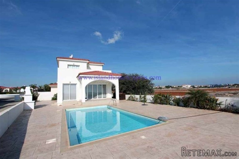 House Detached - For Sale - 3 Bedrooms