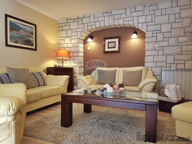 Novouređena apartmanska kuća blizu centra grada Umaga