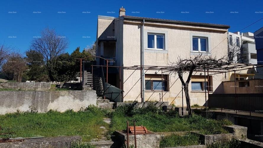 Pula! Kuća s dva stana i velikim vrtom. Blizina Mup-a. - 2