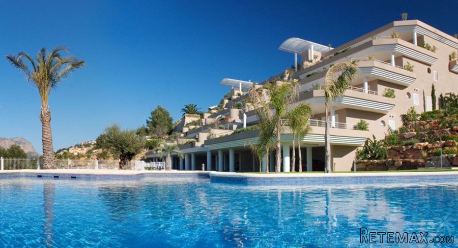 This luxury penthouse apartment is situated on the 4th.. - 3