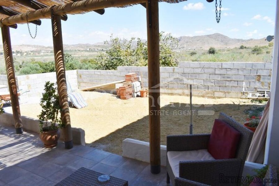 A lovingly and quality renovated edge of village house of.. - 5