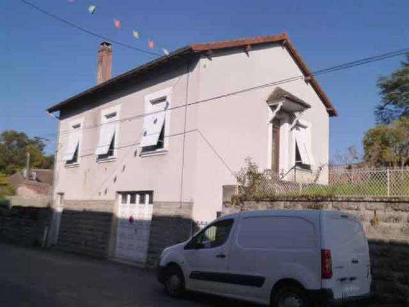 Two-Bed House And 4 Garages Set In A..
