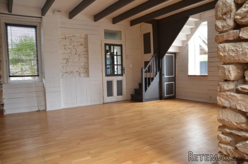 Superb Five Bedroom Coastal House - 2