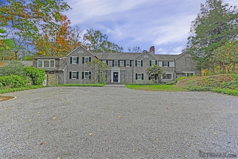 6 bedroom House For Sale: 17 Fort Hills..