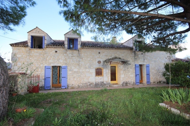 APS3031 Beautiful character 5 bed stone..