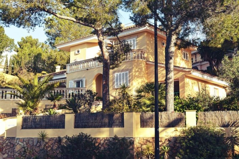Fantastic Villa In Peguera