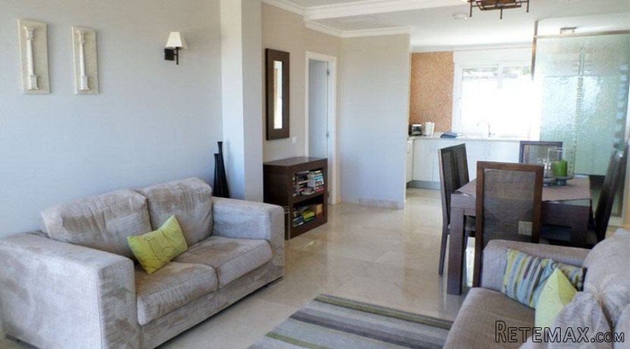 This luxury penthouse apartment is situated on the 4th.. - 8