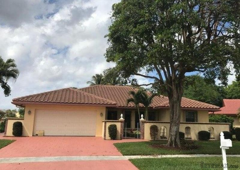 22742 Pinewood Ct, Boca Raton, FL -..