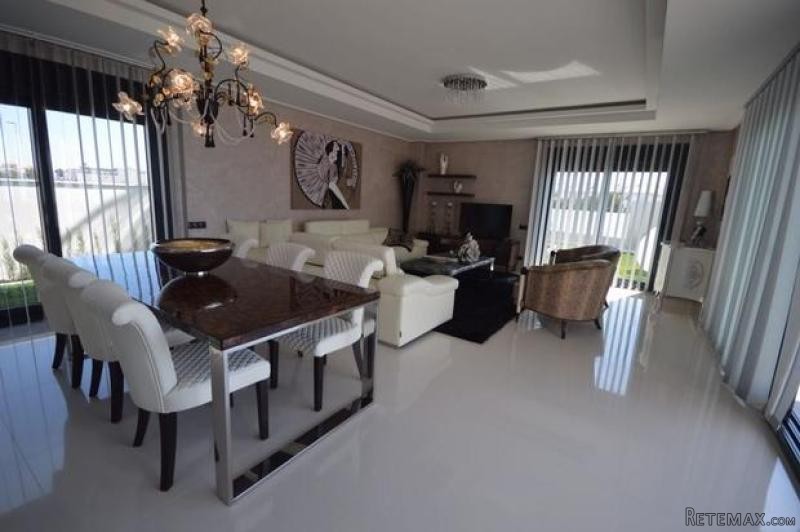 3 bedroom detached house for sale - 2