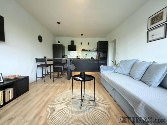 PRODAJA, Stan, Karlovac, NKP 51 m2, Kompletno novouređen, No - 2