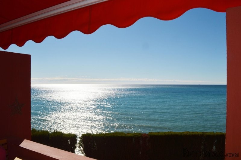 Front line 2 bedroom apartment with..