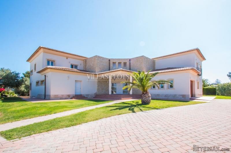 5 Bedroom Villa In Javea - 2