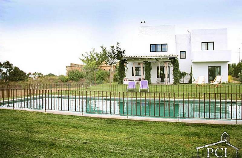Modern style house with private pool.. - 2