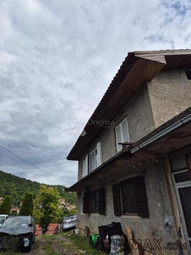 HOSTI, zemljište za dvije višestambene zgrade
