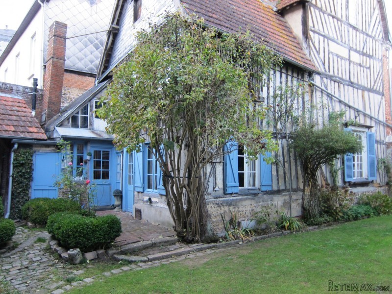 Bourgeoise House with Character