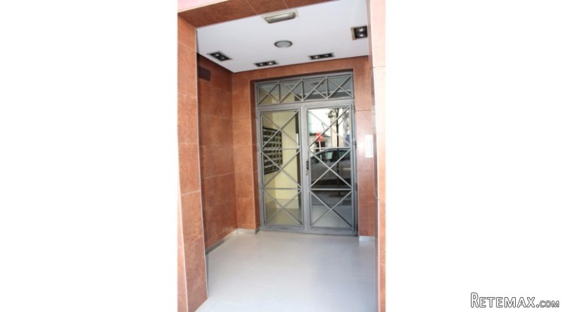 Superb Apartment Overlooking The Beach..