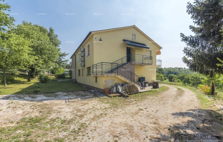 Novo u ponudi, kuca na velikom zemljistu. +385 91 611..