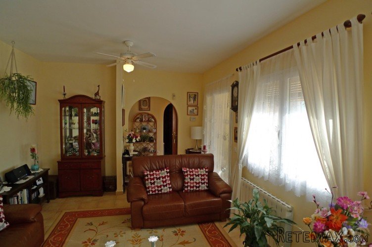 This well-presented three bedroom, two bathroom property is.. - 5