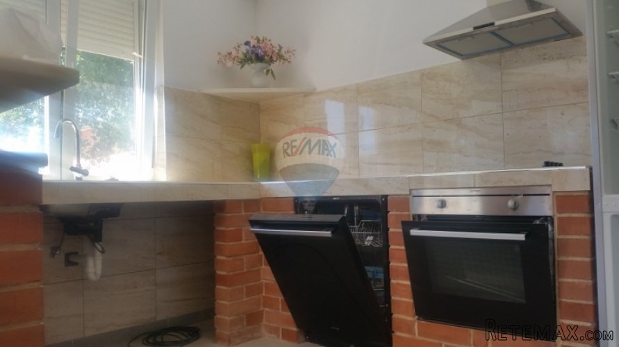 KUĆA S FANTASTIČNIM POGLEDOM NA MORE!