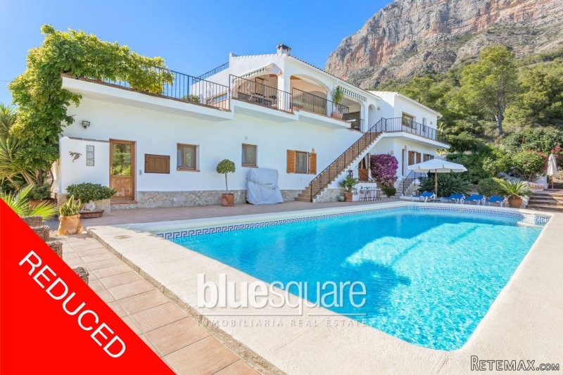 Stunning 5 Bedroom Villa at the foot of..