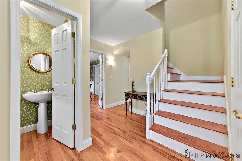 4 bedroom House For Sale: 17 Hunt Farm.. - 2