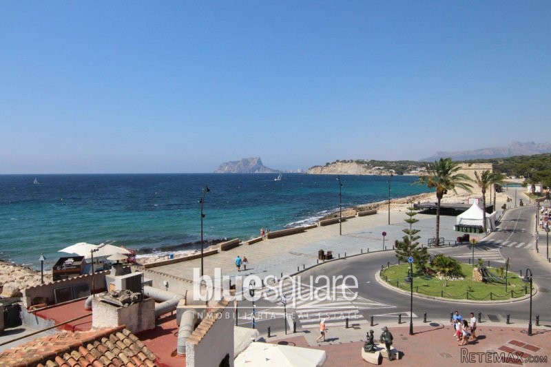 Front Line Moraira Apartment