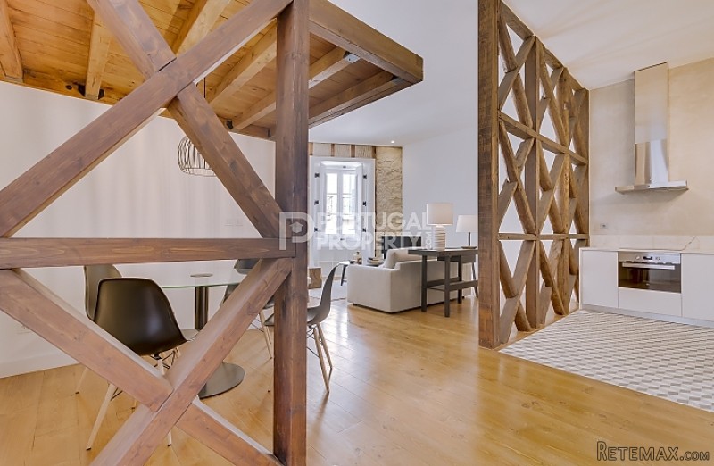 Charming 1 Bedroom Apartments in Cais..