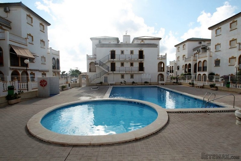 2 bedroom, 1 bathroom Apartment, (build..