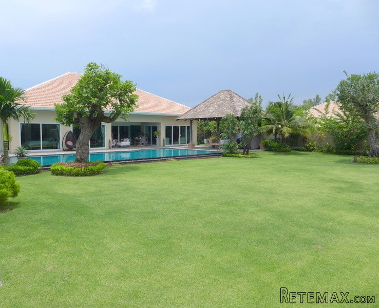 Marvelous 4 plus bedroom villa in top..